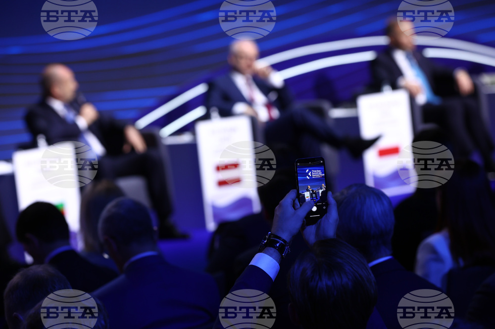 Латвия - Румен Радев - Три морета - дискусия