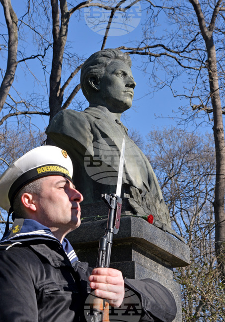 Варна - Васил Левски - почит