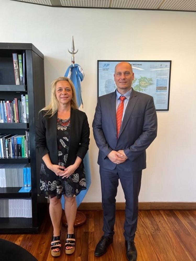 Bulgarian Ambassador to Buenos Aires, Argentine Island Secretariat Head Discuss Bulgarian Antarctic Expedition