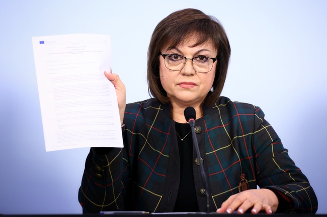 Правителството внася дезинформация и си служи с фалшиви новини, каза Корнелия Нинова във връзка с приема на бежанци