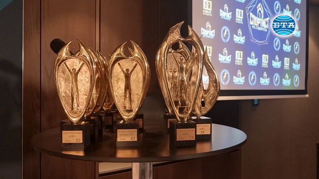 Баскетболистът Александър Везенков стана „Спортист на годината“ в България за втори път, Николай Вакареев е номер 1 при треньорите