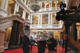 Парламент - извънредно заседание