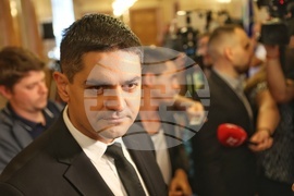 Парламент - извънредно заседание