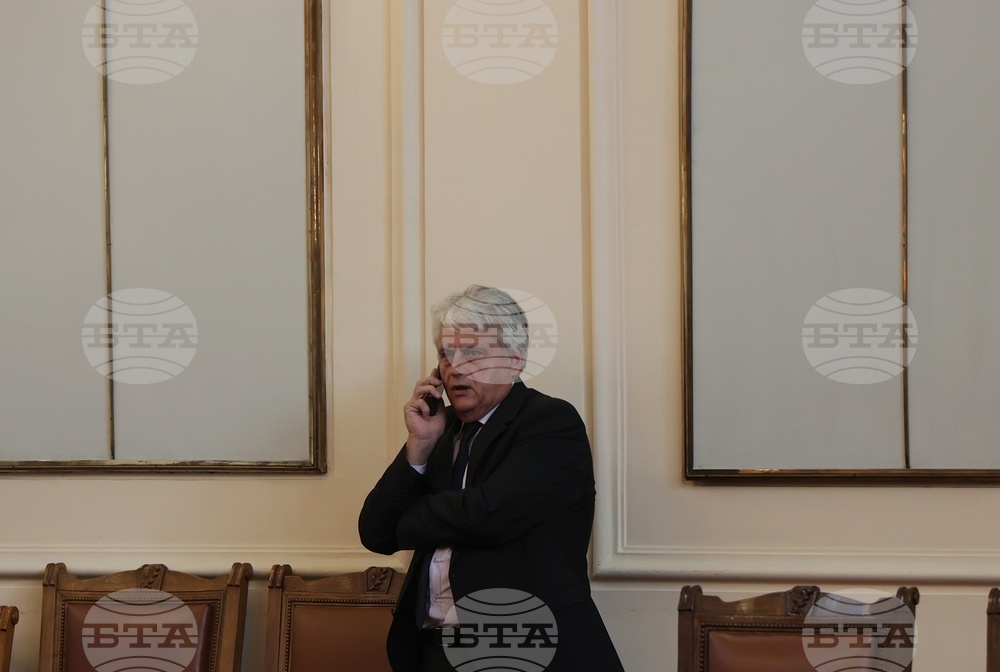 Парламент - извънредно заседание
