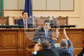 Парламент - извънредно заседание