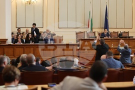 Парламент - извънредно заседание