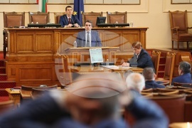 Парламент - извънредно заседание