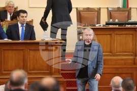 Парламент - извънредно заседание