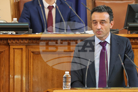 Парламент - извънредно заседание