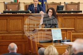 Парламент - извънредно заседание