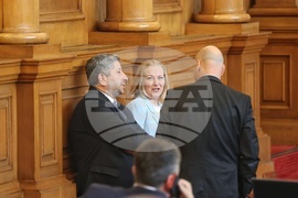 Парламент - извънредно заседание