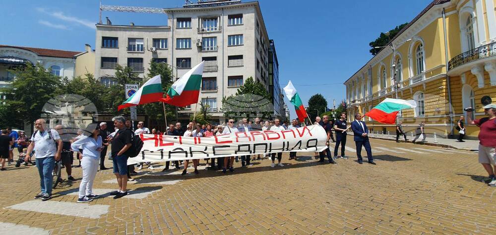 ВМРО: Кириле, кажи си! Защо избяга през задния вход?