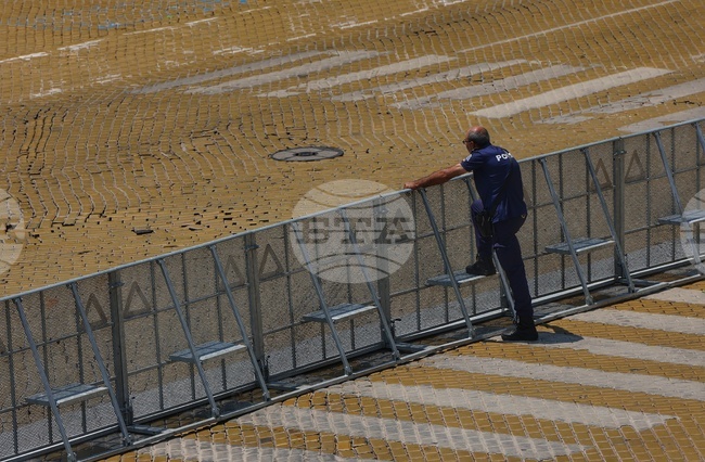 Парламент - протести - ограждения