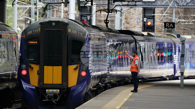 Влак дерайлира в Северна Англия, четирима са леко ранени