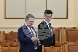 Парламент - извънредно заседание