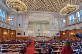 Парламент - извънредно заседание