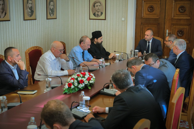 Румен Радев - йеромонах Гавриил - среща