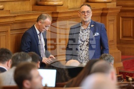 Парламент - извънредно заседание