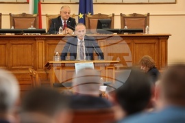 Парламент - извънредно заседание