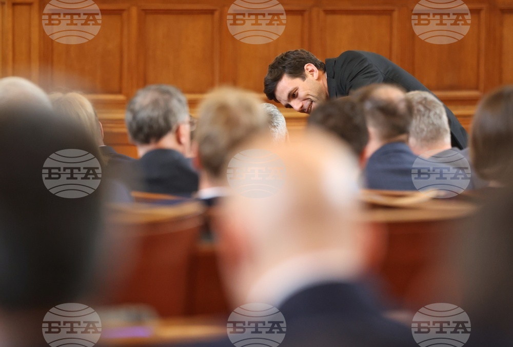 Парламент - извънредно заседание