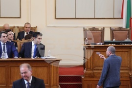 Парламент - извънредно заседание