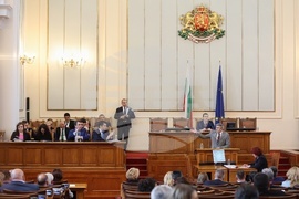 Парламент - извънредно заседание