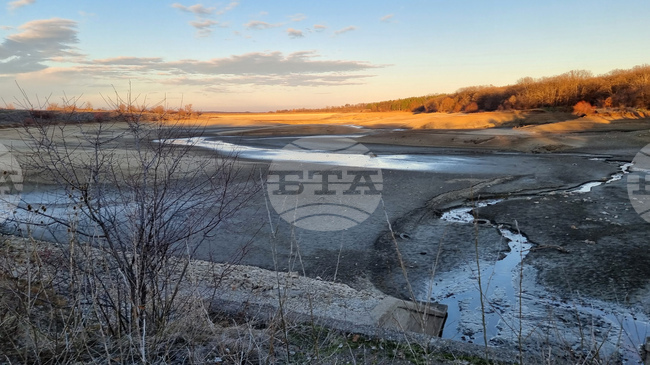 Село Мандра - язовир - източване