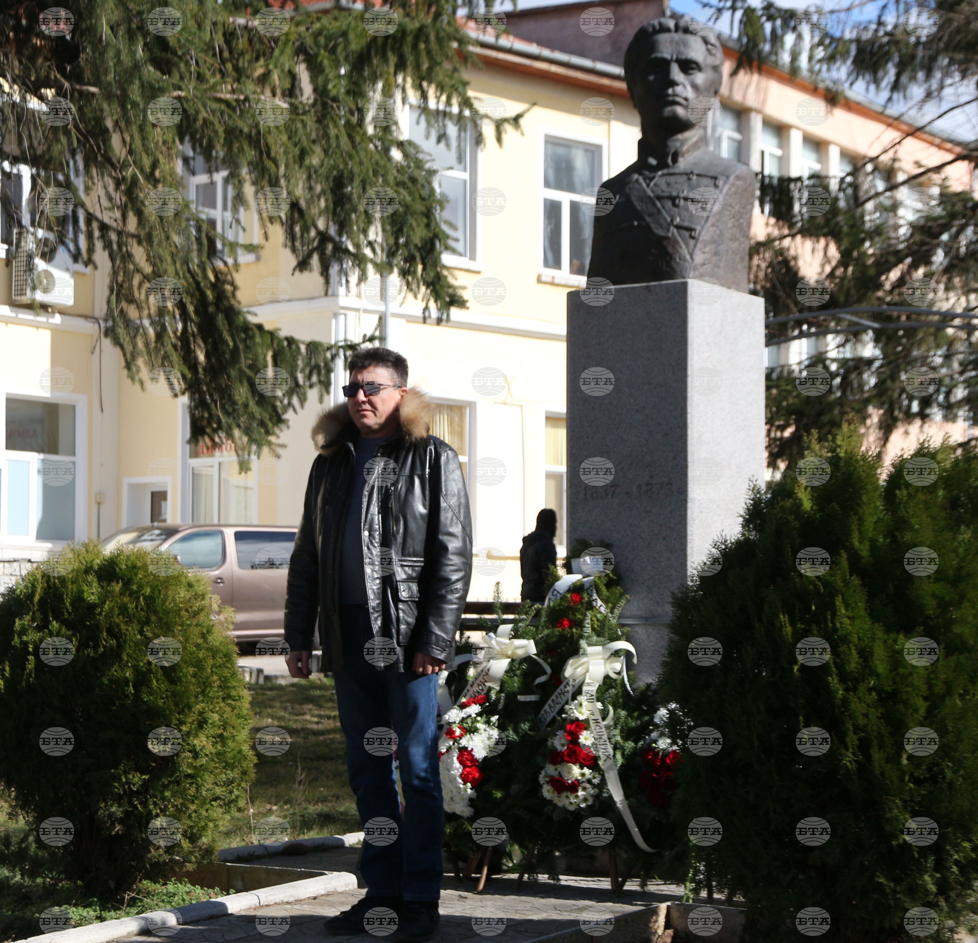 Исперих - Васил Левски - почит