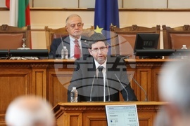 Парламент - извънредно заседание