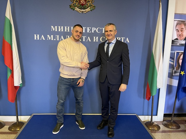 Министър Димитър Илиев към Карлос Насар: Вдигането на тежести е важен спорт с традиции у нас, вярваме, че ще ни донесете медали от Париж