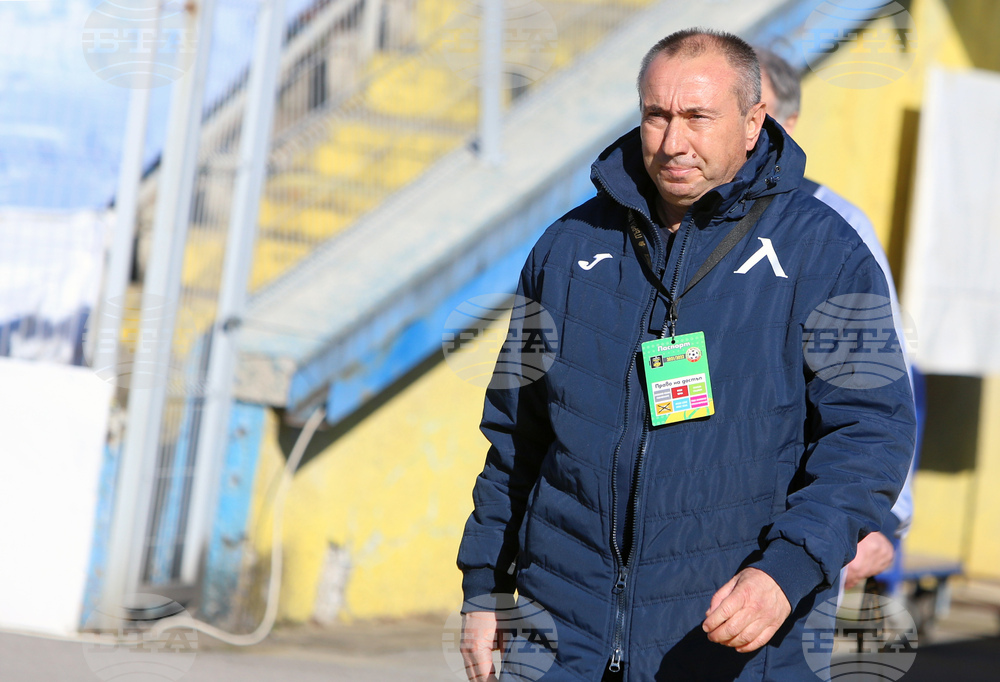 Станимир Стоилов: "Вратите на Левски винаги са отворени за Ивелин Попов"