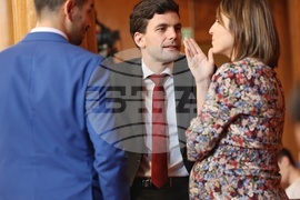 Парламент - извънредно заседание