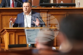 Парламент - извънредно заседание