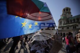 Правителство - подкрепа - демонстрация