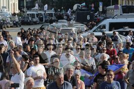 Правителство - подкрепа - демонстрация