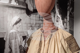 Румъния - “ия” (ia) - традиционна женска блуза