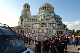 Правителство - подкрепа - демонстрация