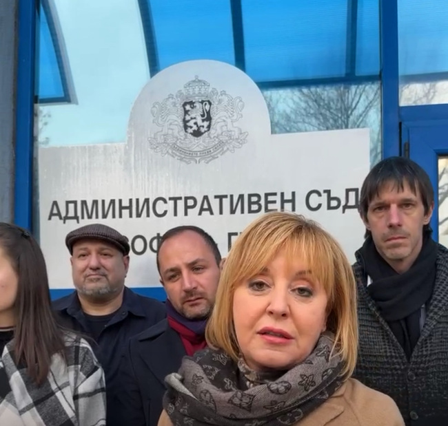 Мая Манолова при възражение в съда: Областната управителка на София се описва като „добър стопанин“ с нарязването на Паметника на Съветската армия, но действа като вандал