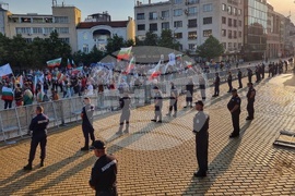 „Възраждане“ - протест - охрана