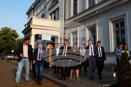 Правителство - подкрепа - демонстрация