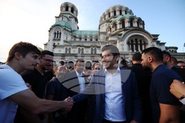 Правителство - подкрепа - демонстрация