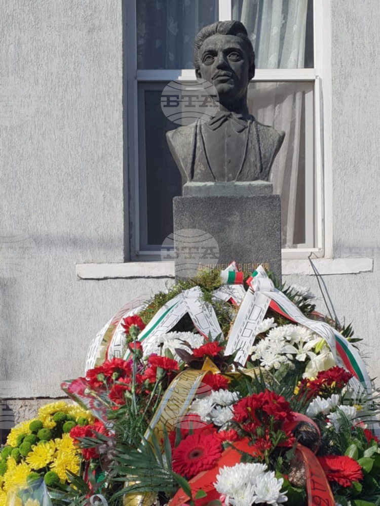Близо 75-годишен химн за Васил Левски, написан от композитора Георги Шагунов, пази Държавният архив в Бургас