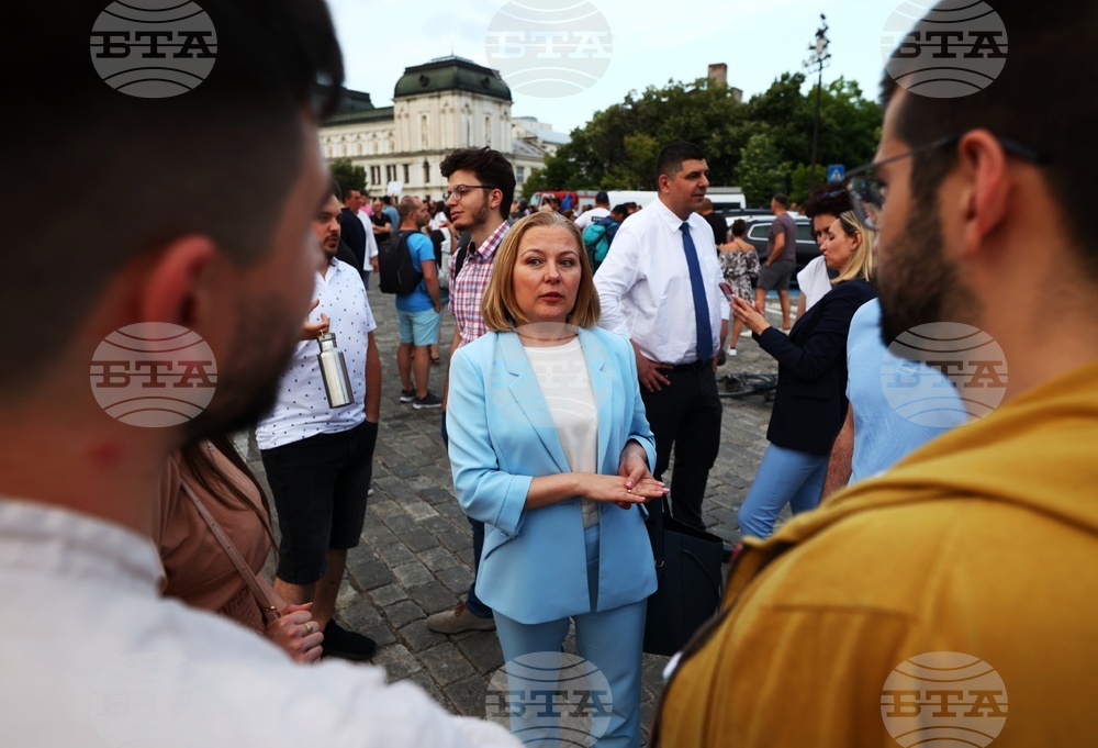 Правителство - подкрепа - демонстрация
