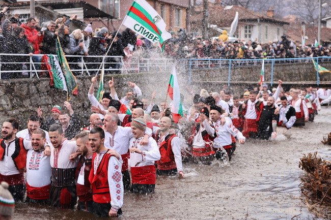  Калофер - Богоявление - мъжко хоро