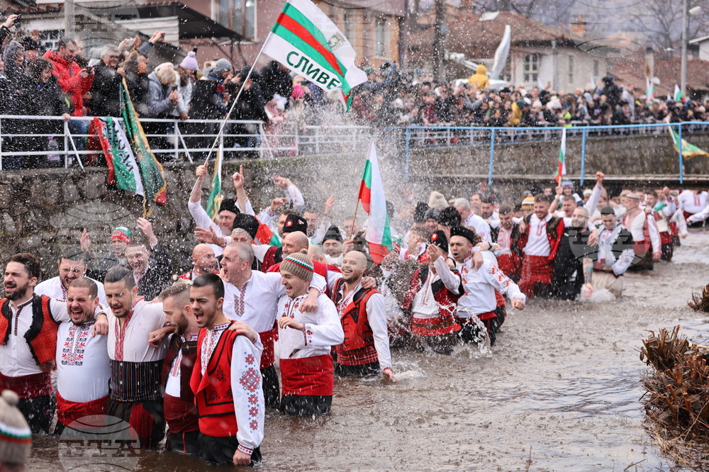 Калофер - Богоявление - мъжко хоро