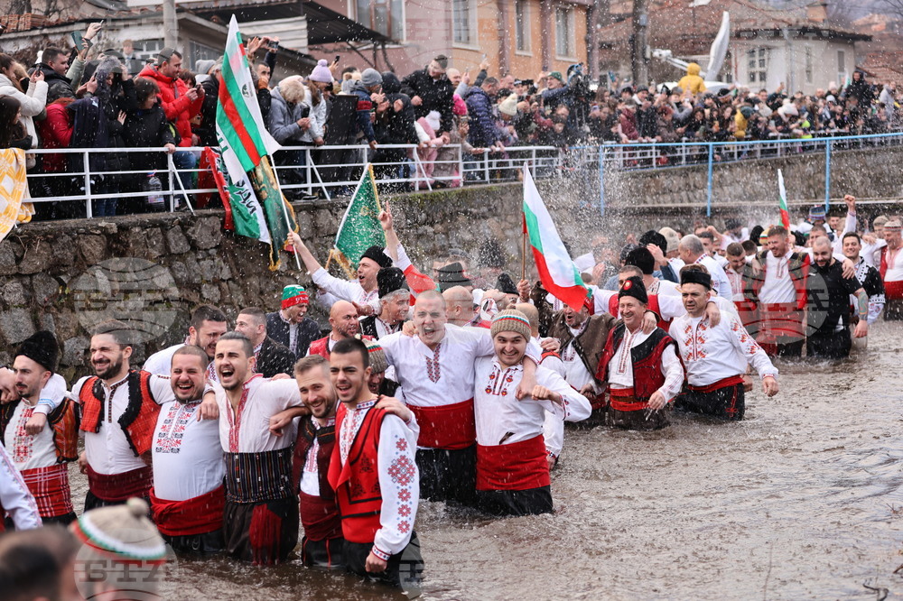 Калофер - Богоявление - мъжко хоро