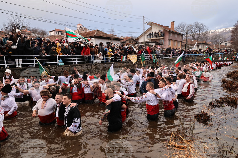 Калофер - Богоявление - мъжко хоро