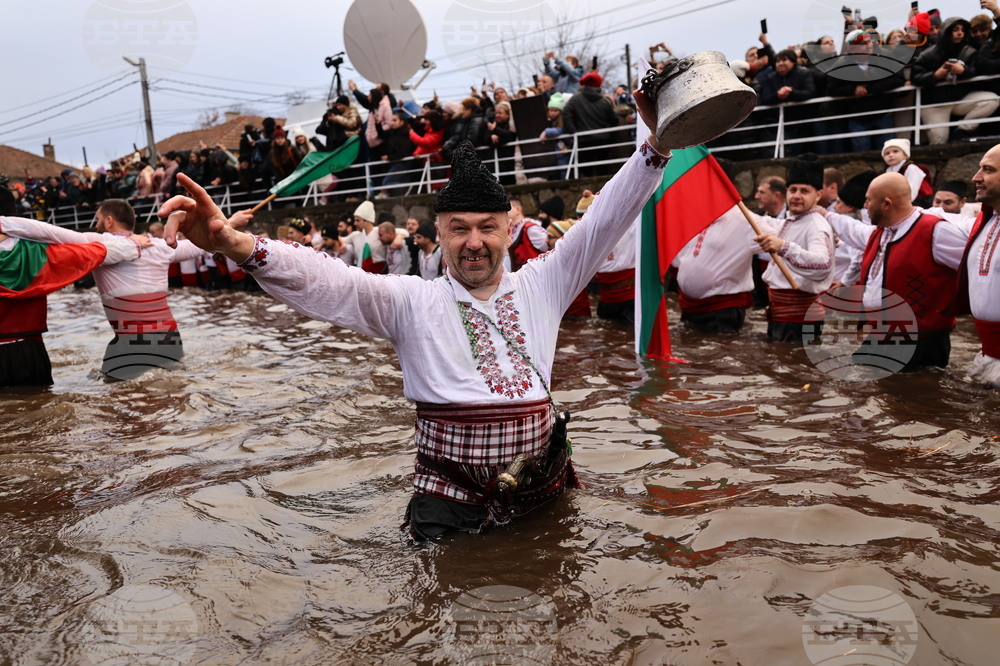 Калофер - Богоявление - мъжко хоро
