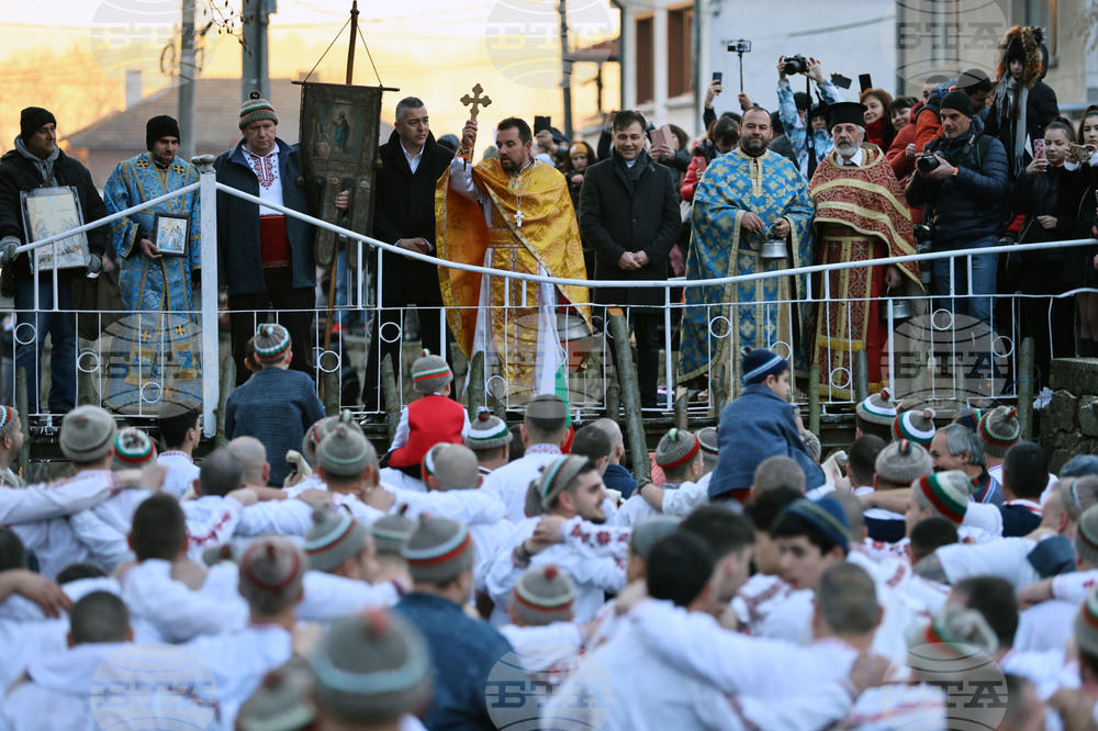 Калофер - Богоявление - мъжко хоро