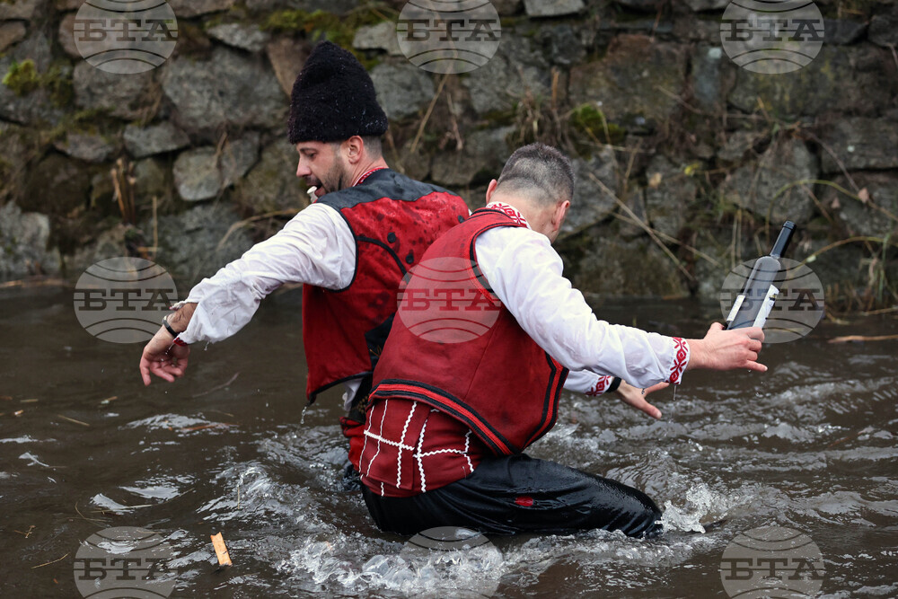 Калофер - Богоявление - мъжко хоро